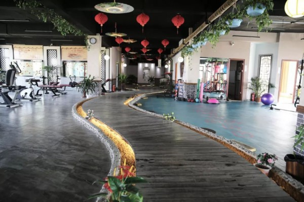 重庆亲子游，儿童按摩理疗助成长